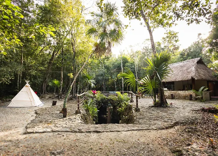 Lodge Cheel & Puerto Morelos